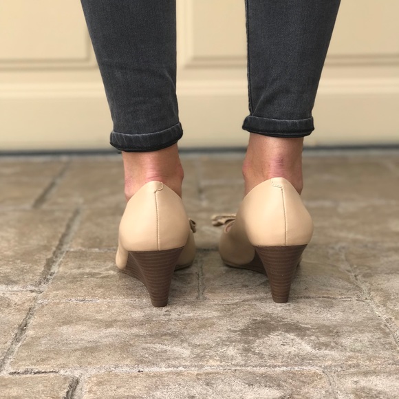 Leather Studded Pointy Bow Toe Kitten Wedge Sandal - Picture 4 of 7